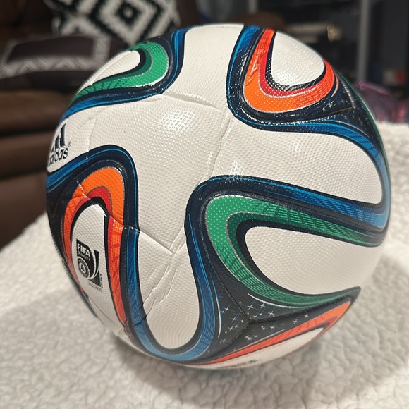COPY - Adidas Brazuca Official Match Ball FIFA World Cup 2014 Soccer Ball Size 5 - Picture 5 of 5